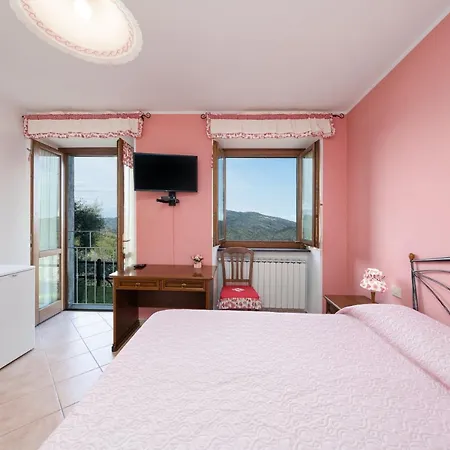 Daniela Alloggio per agriturismo Bracelli