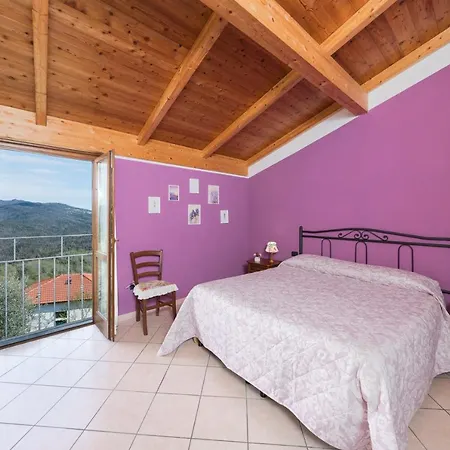 Daniela Alloggio per agriturismo Bracelli