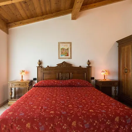 Daniela Alloggio per agriturismo *